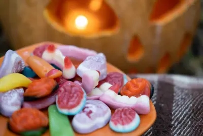 A selection of delicious Halloween pick n mix, including Vidal Jelly Filled Brains, Kingsway Gummy Fingers and other delightfully tasty pick n mix.